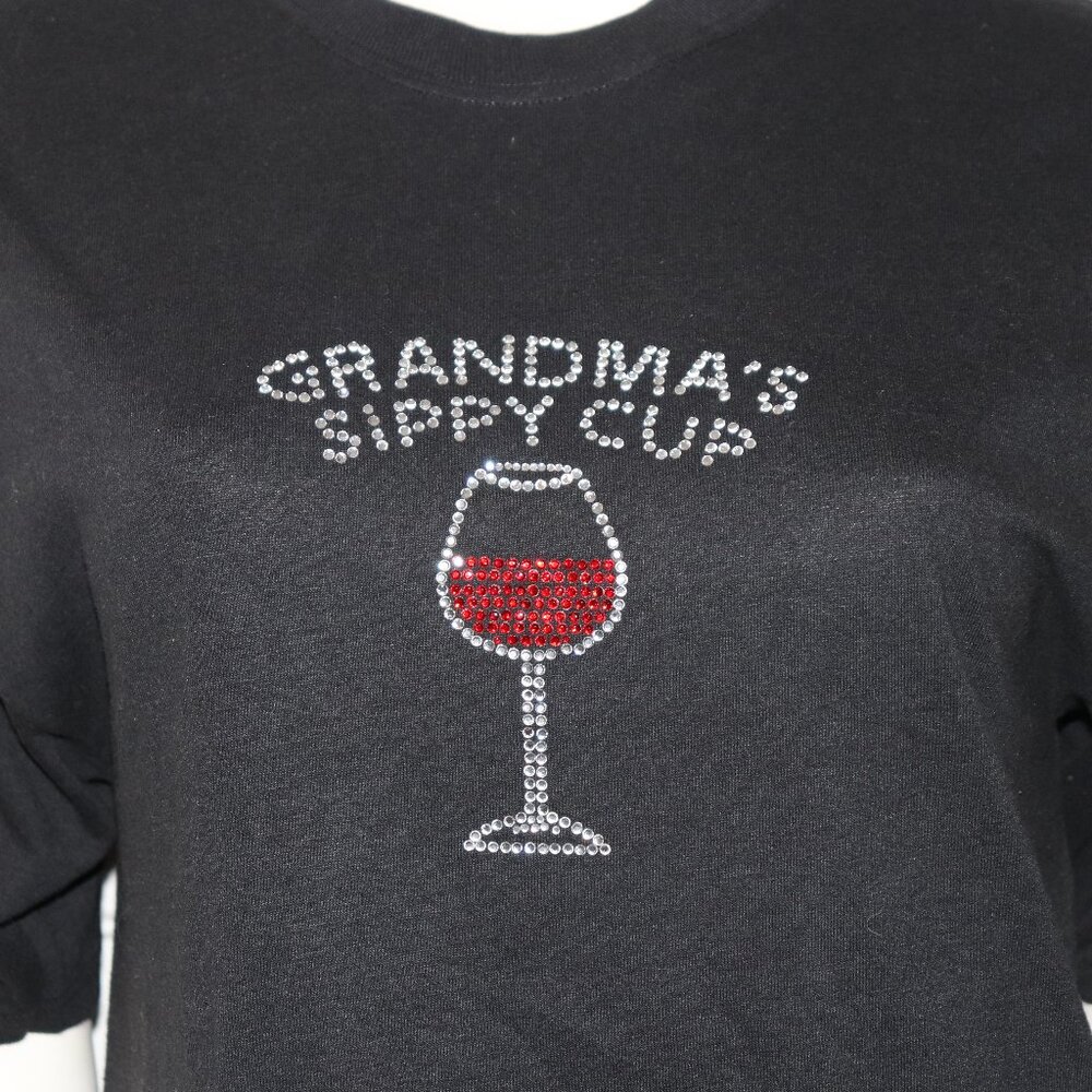 🖤🥂✨ “Grandma’s Sippy Cup” Tee · Rhinestone Sparkle · Size M · Black & Bold